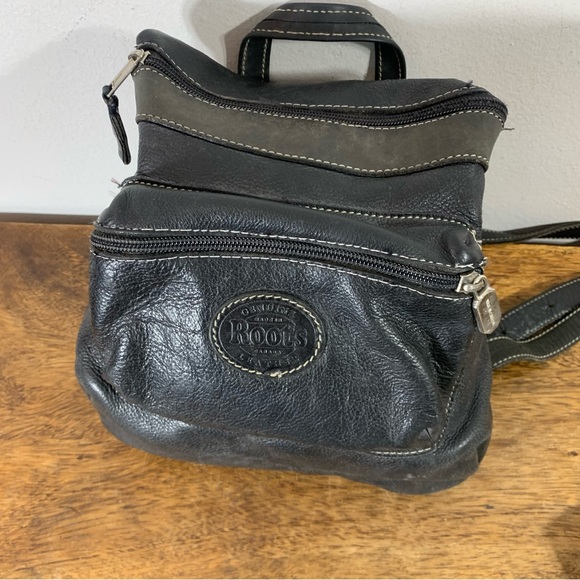 Vintage made in Canada Roots small leather backpack - Picture 5 of 10